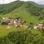 Rustikalna Kuca Snowdrop S Kaminom U Begovom Razdolju, Gorski Kotar 度假居