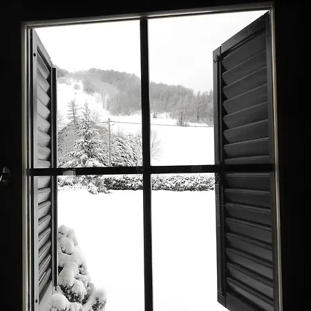 Hébergement de vacances Rustikalna Kuca Snowdrop S Kaminom U Begovom Razdolju, Gorski Kotar *